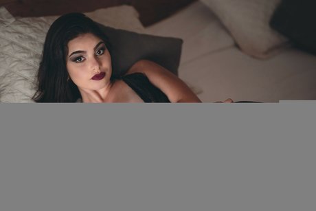 Fanny Fernandes star du porno exclusive photos