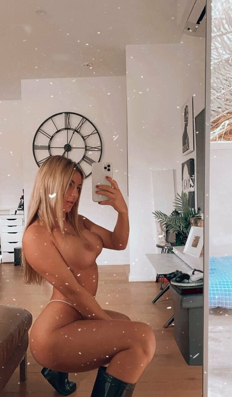 Lucie j étoile nue images