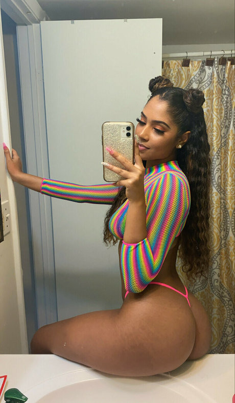 Brianypunani actrice sexy photos