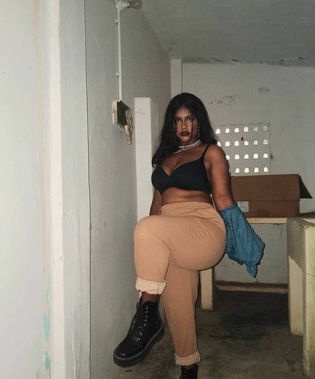 pom-pom girl blonde onlyfans gratuit img