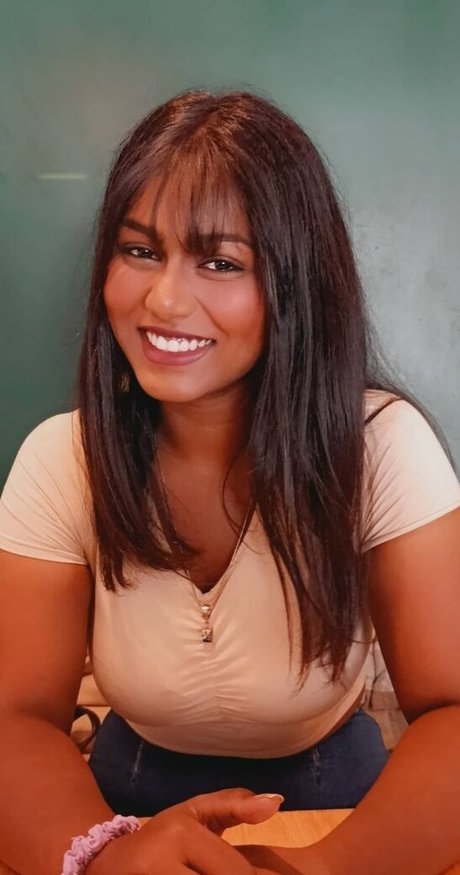 keepinitnejm modèle chaud des photos