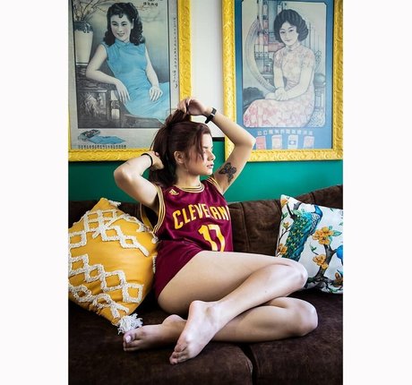 Jessie Cardim actrice sexy galeries