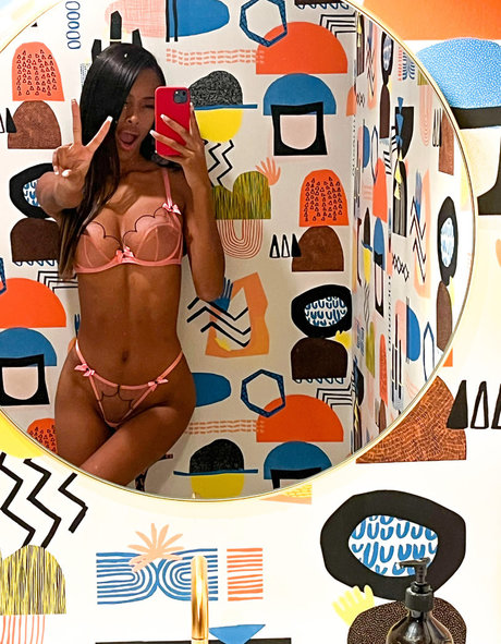 Vinetria star du porno en haute qualité image