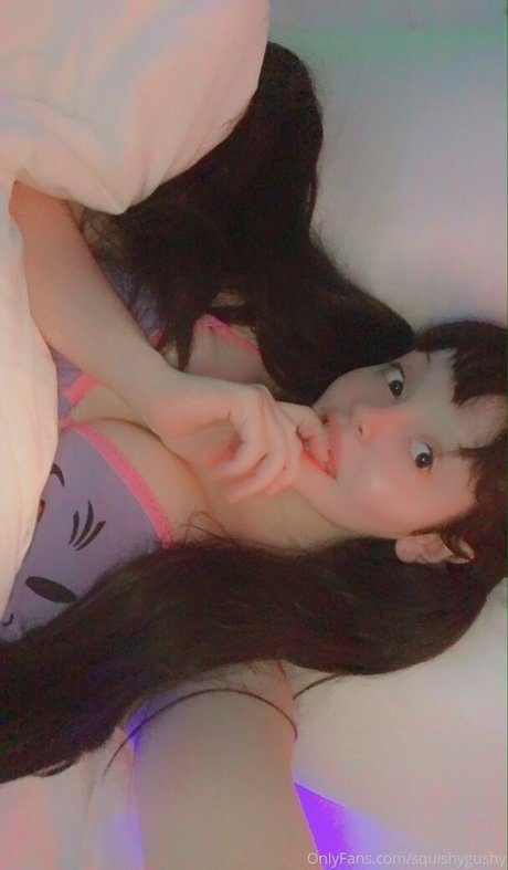 Squishygushy jolie star du porno des photos