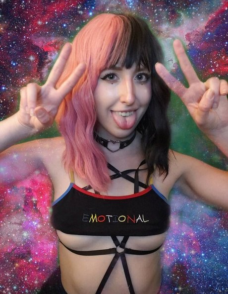 Moon IRL modèle sexy galeries