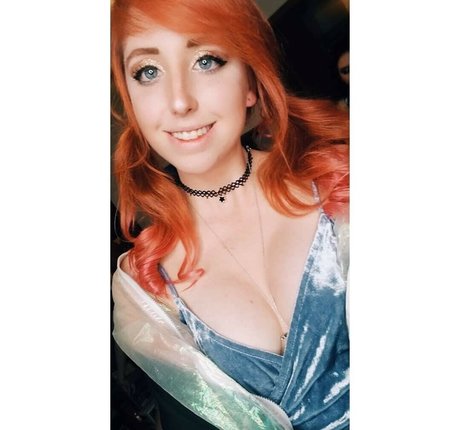 Moon IRL star du porno en haute qualité photos