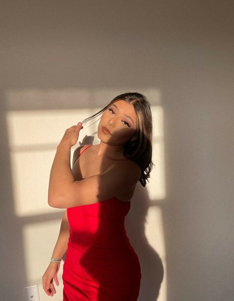 twotonedeedee actrice hd img