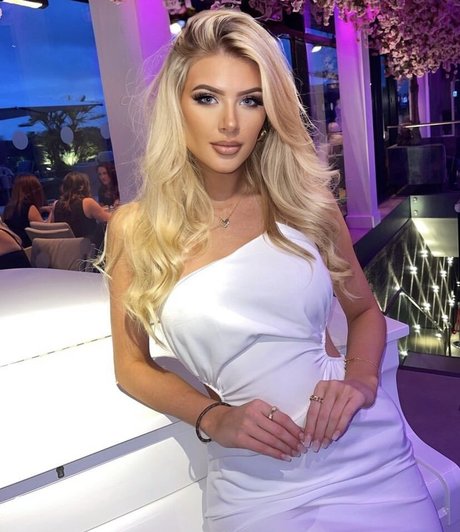 Ellie Brown wood joli modèle photos