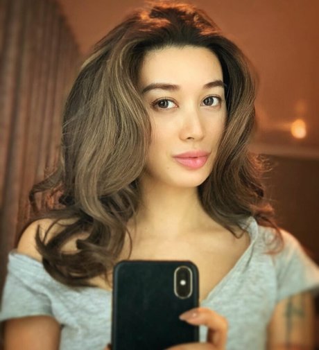 Nicole Asensio modèle de sexe photos