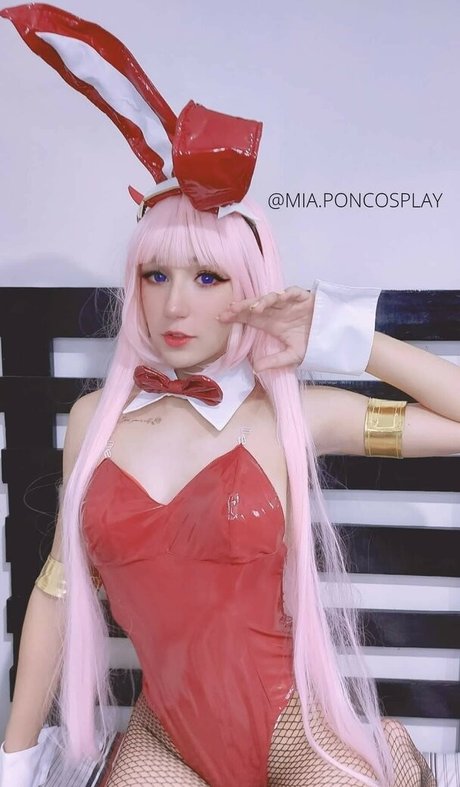 Mia Pon modèle xxx photos