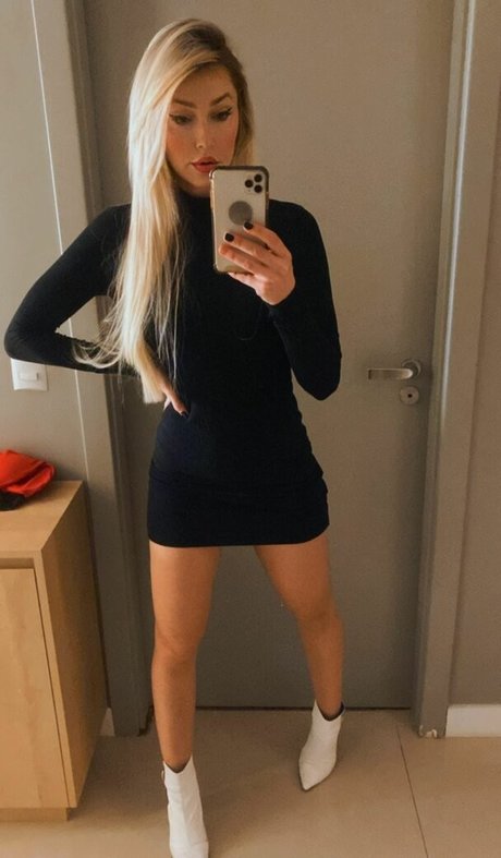 Adri Freitag art de star du porno galerie