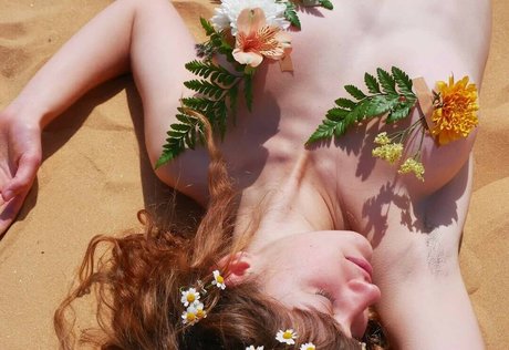 Maya Gott modèle érotique img