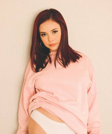 CuteEvaa18 modèle hd des photos