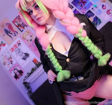 Tsunderedragon star érotique photo