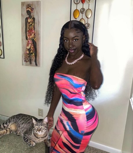 Cyn Kaine star érotique galeries