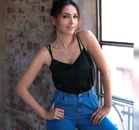 Caterina Balivo joli modèle img