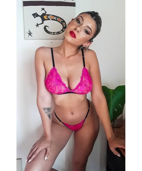 Abril Melnyk beau modèle images