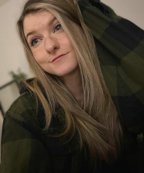 Lumenti modèle nu images