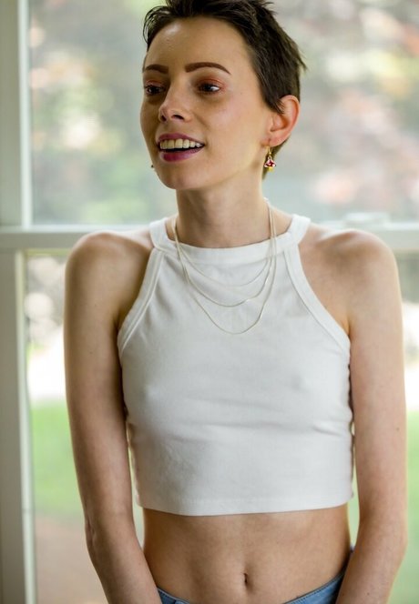 Aria Haze star du porno exclusive photos