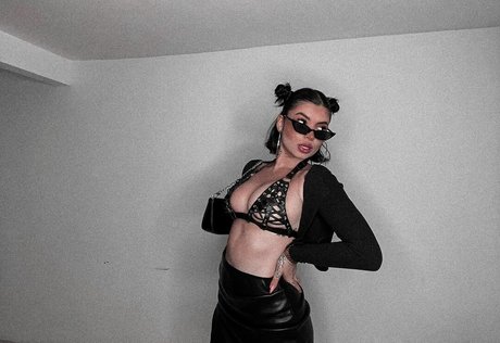 Alison Estrada étoile magnifique collection