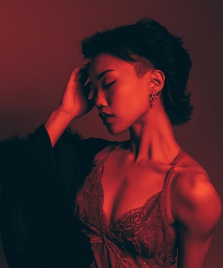 Tori Pareno jolie star du porno collection