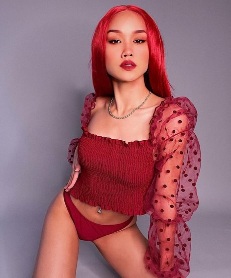 Tori Pareno star du porno chaud img