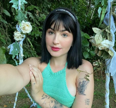 Bella Sant étoile sexy images