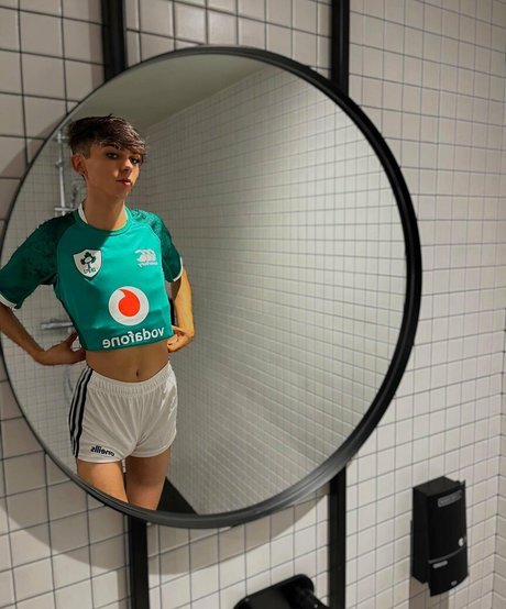 dolladills modèle nu des photos