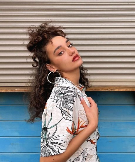 Liraz Nomdar art de star du porno img