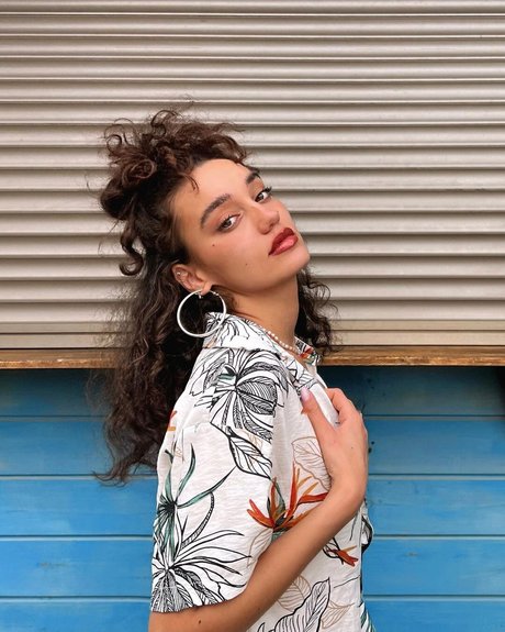 Liraz Nomdar nus star du porno image