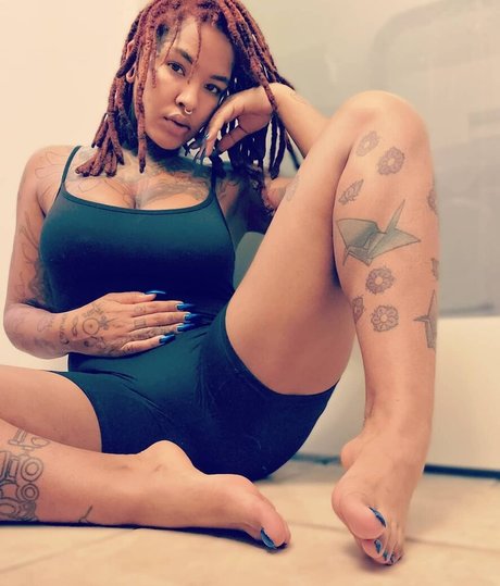 Diandra Janelle Rose haut étoile galerie