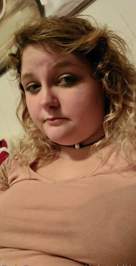 katiebugkitty122 modèle nu photo