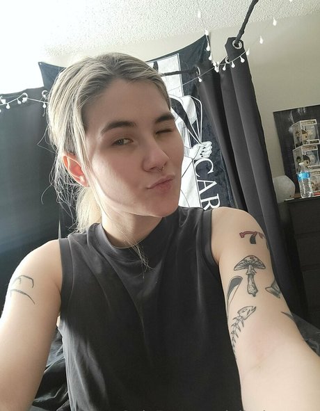 adalindgrayxo actrice érotique galerie