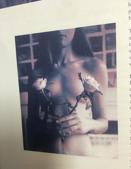 lewdology modèle exclusif images