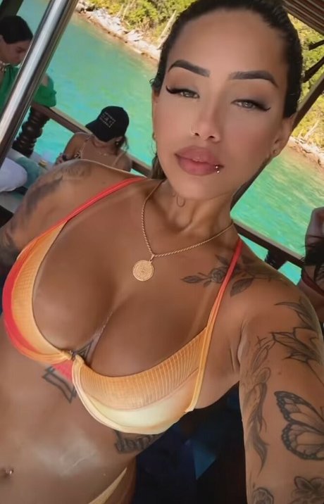 adolescente rousse onlyfans nu gratuit image