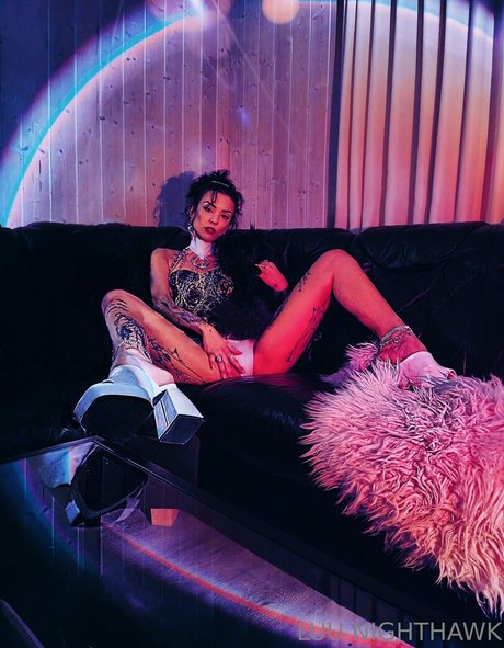 luu nighthawk modèle artistique photos