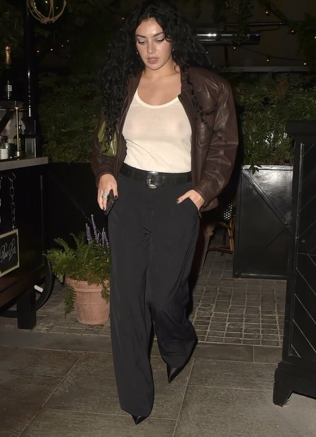 professeur nu onlyfans pornographique en haute définition photos