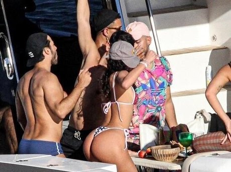 Bruna Marquezine étoile sexy images