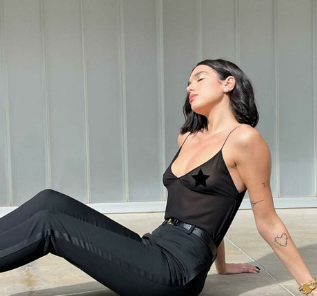 petits seins potelés onlyfans art sympa galerie