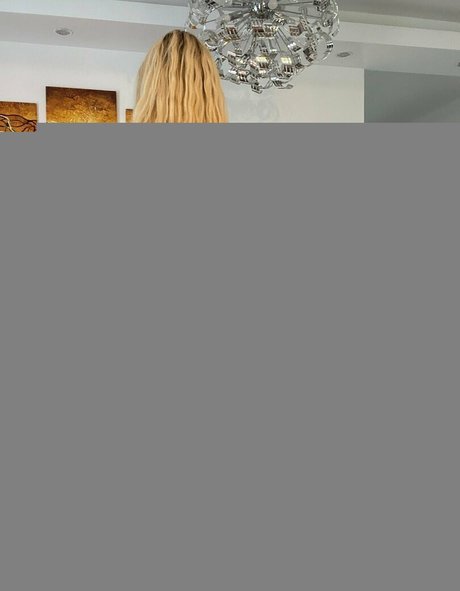 simona a modèle adulte image