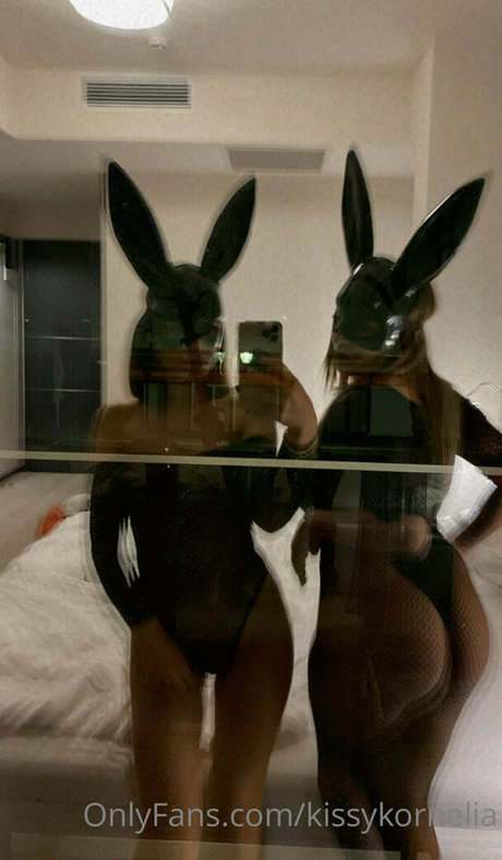 kissykornelia star du porno érotique galeries