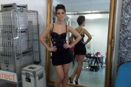 Frankie Bridge modèle artistique des photos