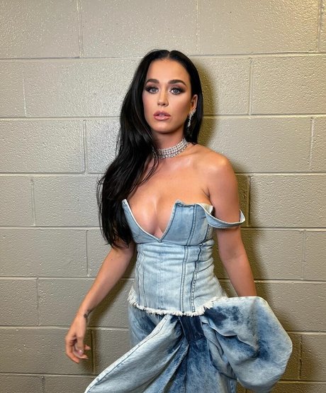 bikini ado onlyfans pornographique adulte img