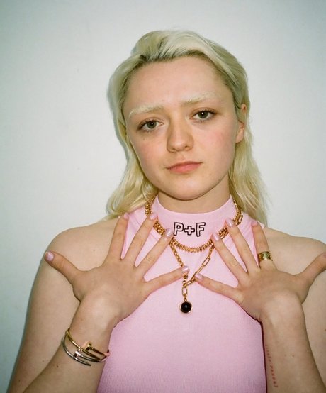 Maisie Williams star du porno belle galerie