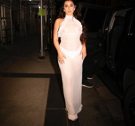 Lauren Jauregui étoile adulte photos