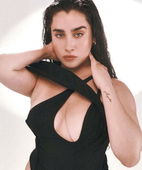 Lauren Jauregui star du porno belle img
