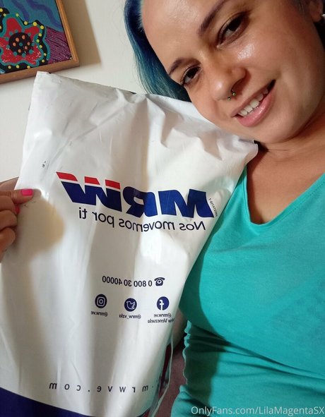 lilamagentasx modèle parfait des photos