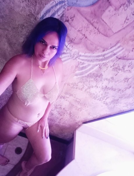 lilamagentasx modèle érotique des photos