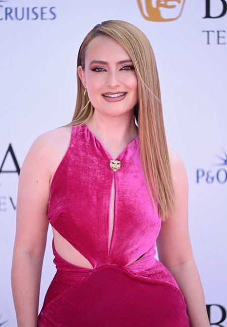 Amelia Dimoldenberg modèle érotique img