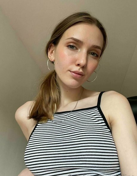 e lina mannequin photo